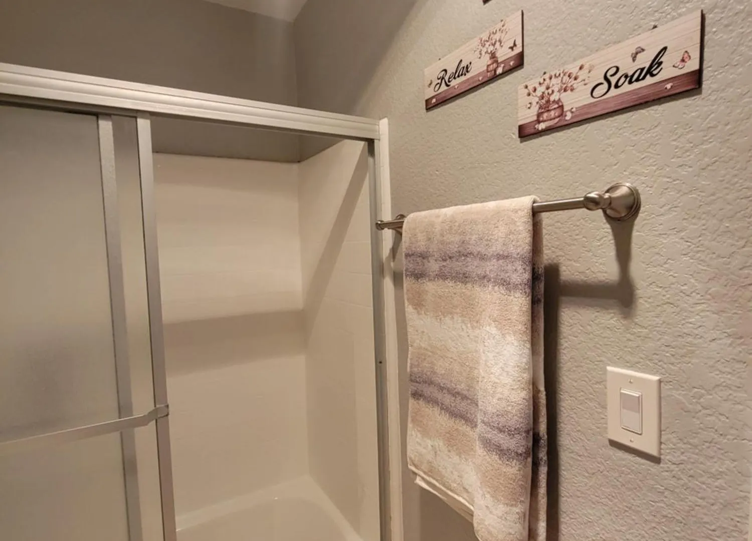 Homestay Minsa - Peaceful Home Near Lax Dtla & Free Parking Lawndale